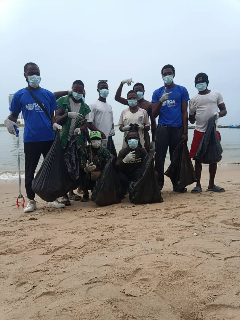 Beach cleanup volunteers